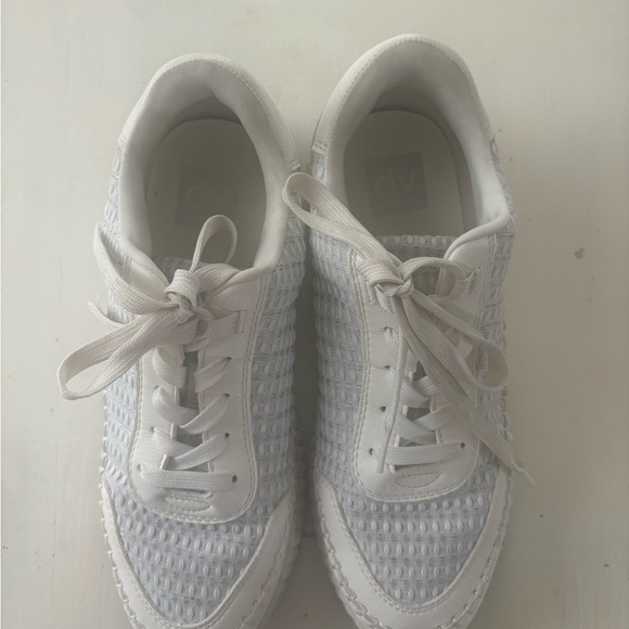 Dolce Vita Dolen Sneaker in White (9.5) - Picture 6 of 6